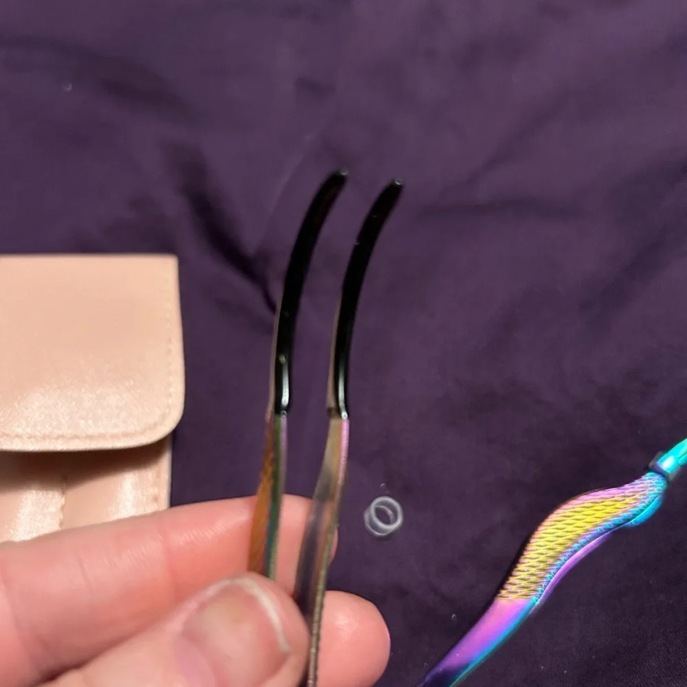 False eyelash tweezers
